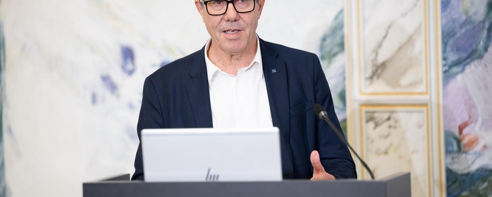 Digitale Medien im Fokus: Mag. Andreas Prenn bei der Landtagsenquete 2025 Am 22. Oktober 2025 fand im Montfortsaal des Landhauses die Landtagsenquete unter dem Titel „Digitale Jugend im Blick – Aufwachsen mit Smartphone & Co“ statt.